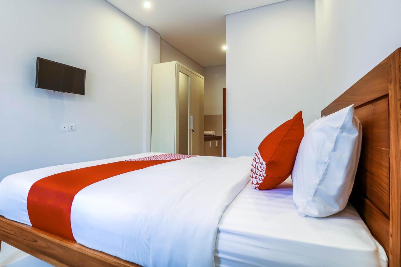 Oyo 1200 Kencana Residence Джимбаран Экстерьер фото